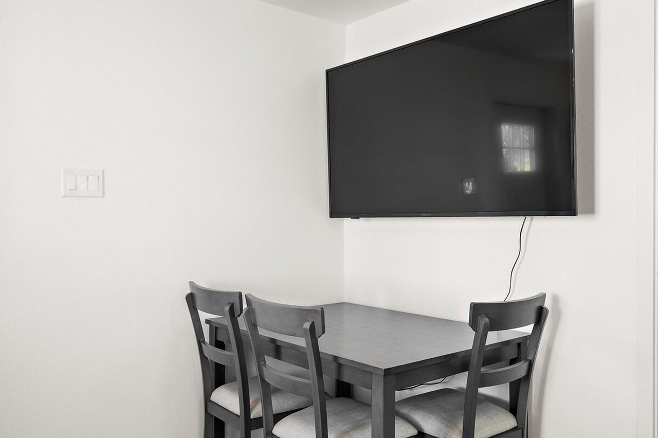 2309 W Colter St #1244326P - Photo 4 of 19