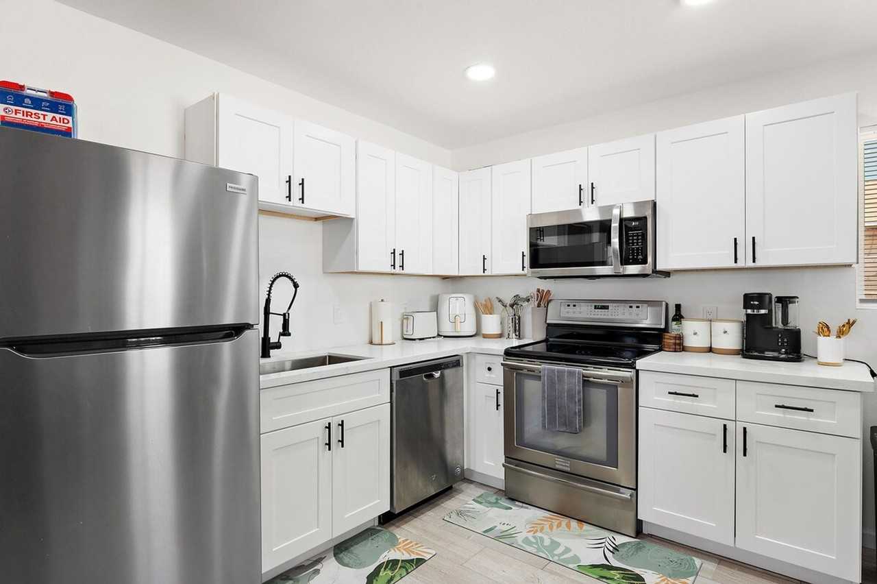 2309 W Colter St #1244326P - Photo 6 of 19