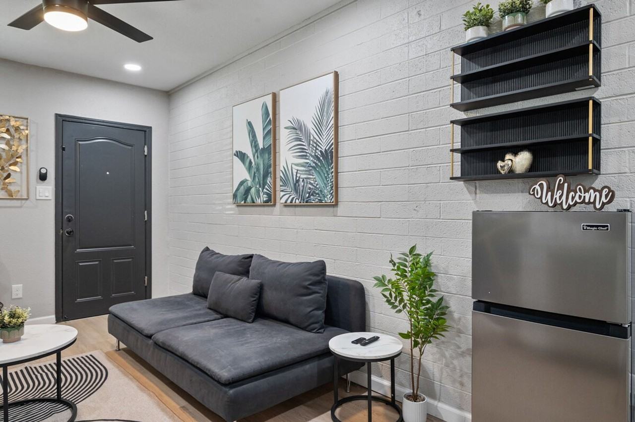 4117 W Virginia Ave #1244356P - Photo 2 of 15