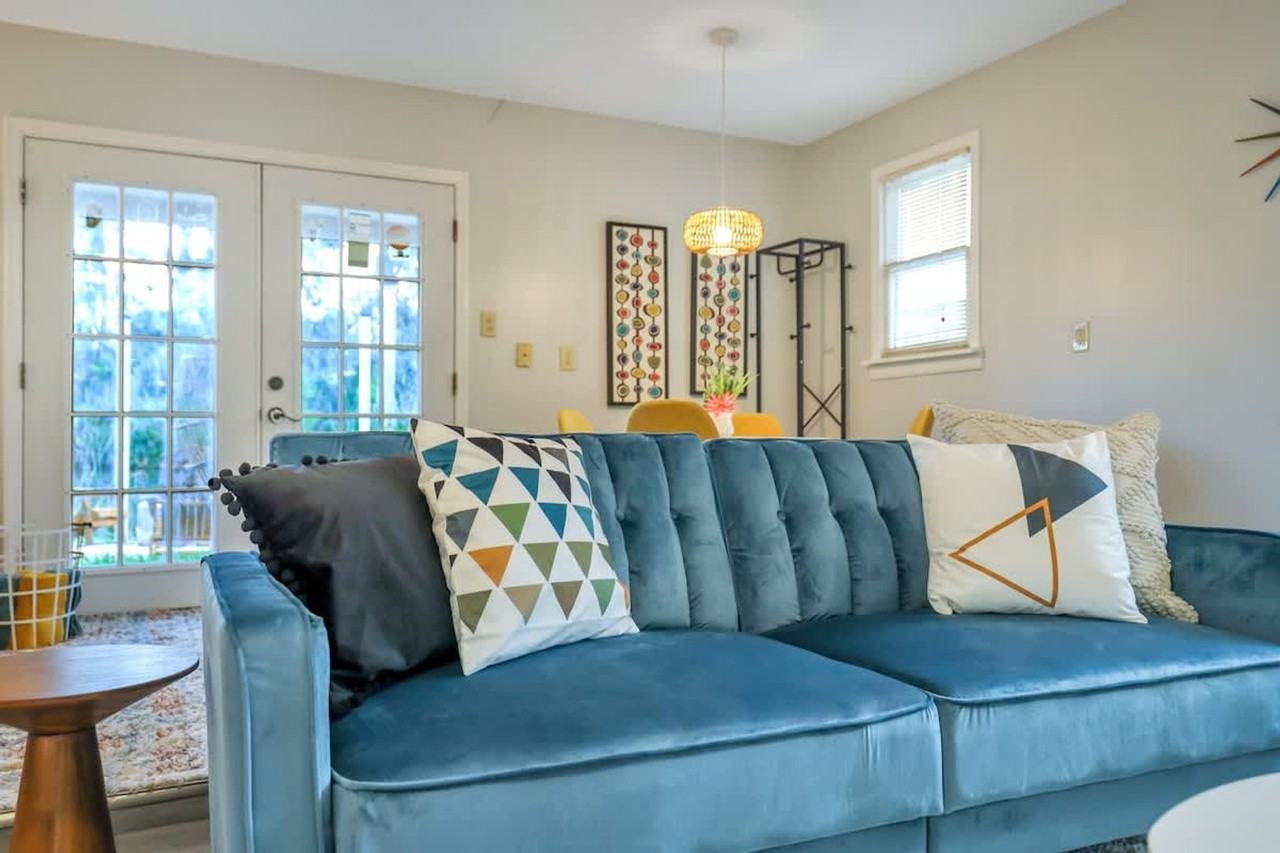 109 East Point Drive - Photo 3 of 50