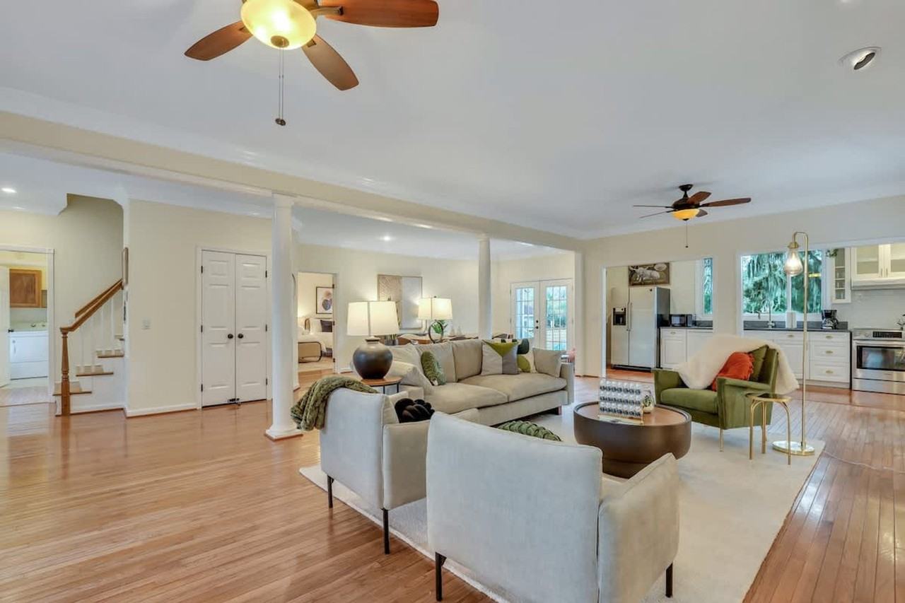 109 East Point Drive - Photo 4 of 100