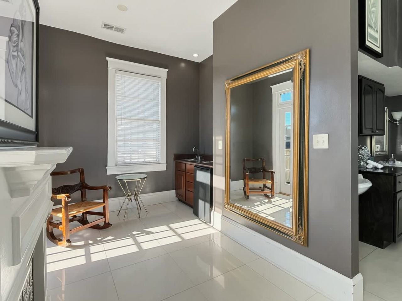 209 West Bolton Street - Photo 5 of 50