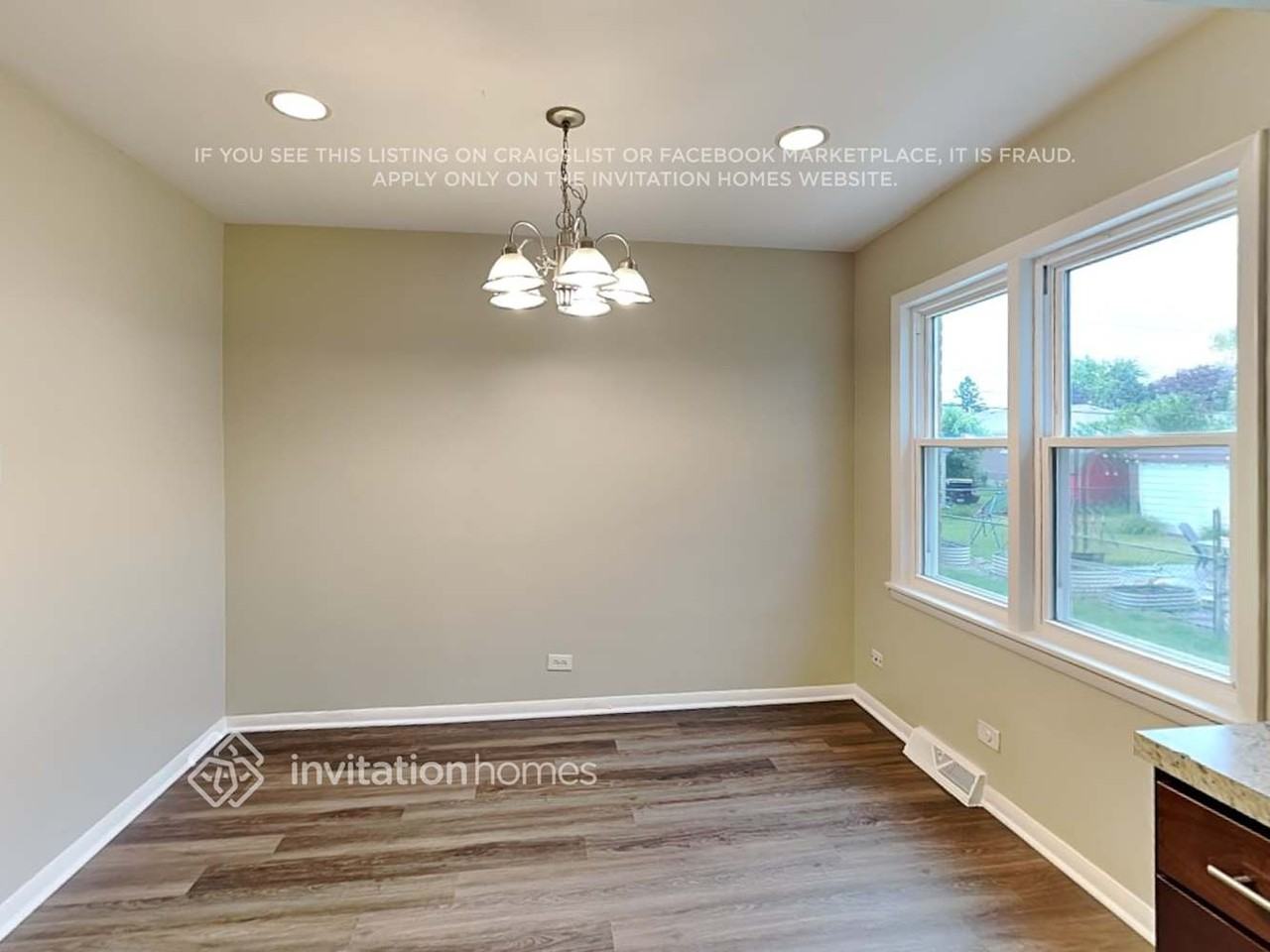 10111 S 53rd Ave - Photo 7 of 19