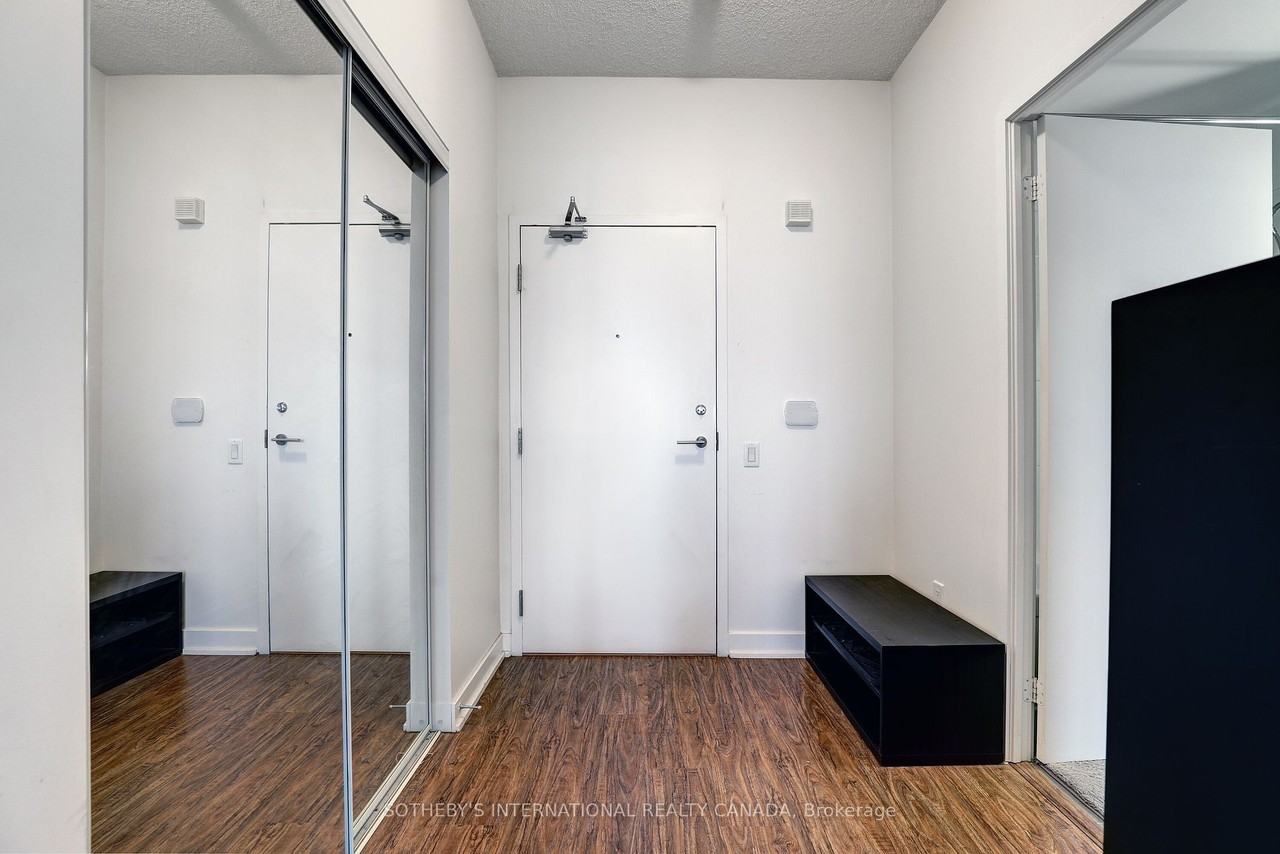 29 Singer Court - Photo 2 of 13