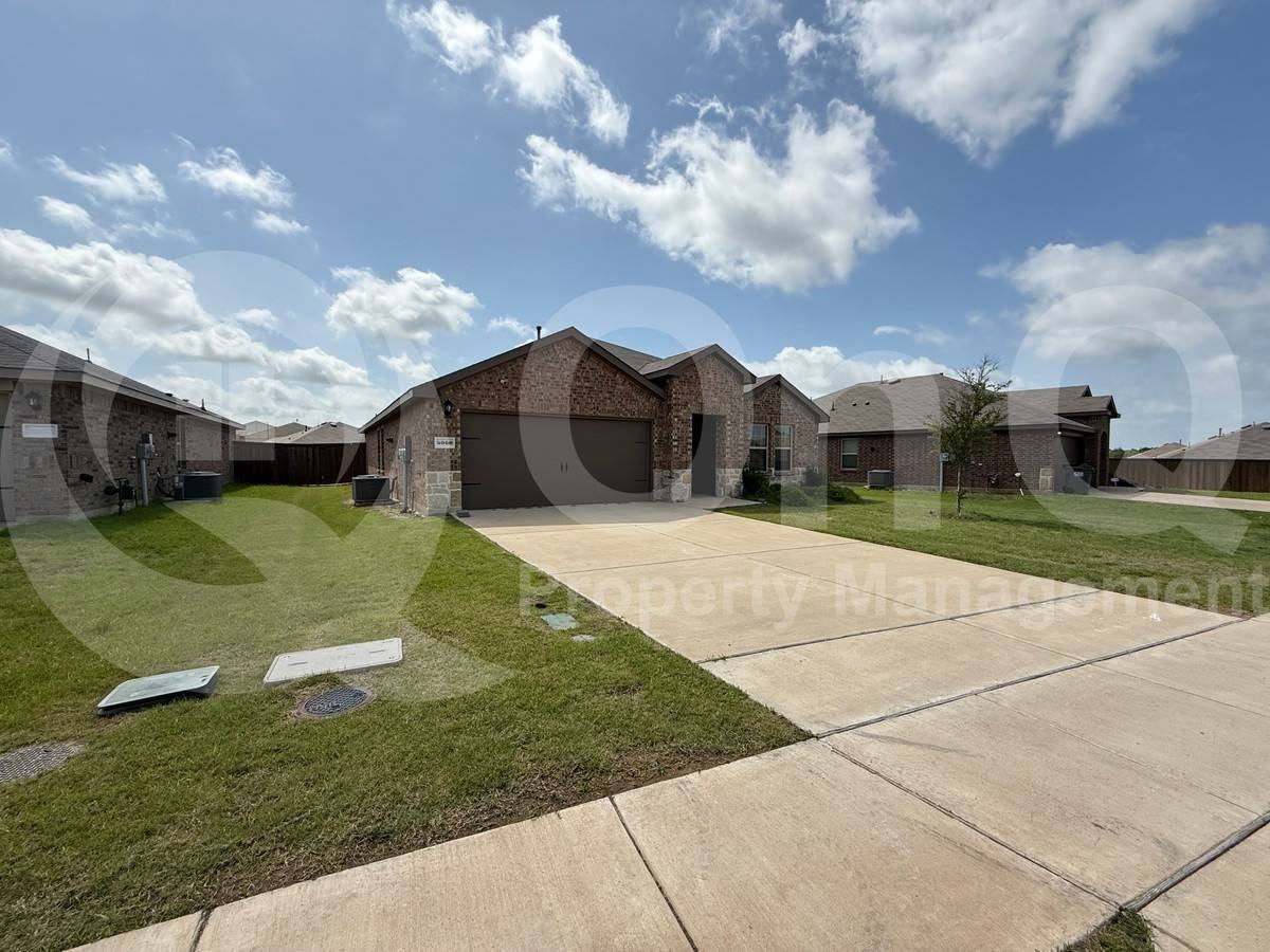 3060 Stradford Way - Photo 2 of 10