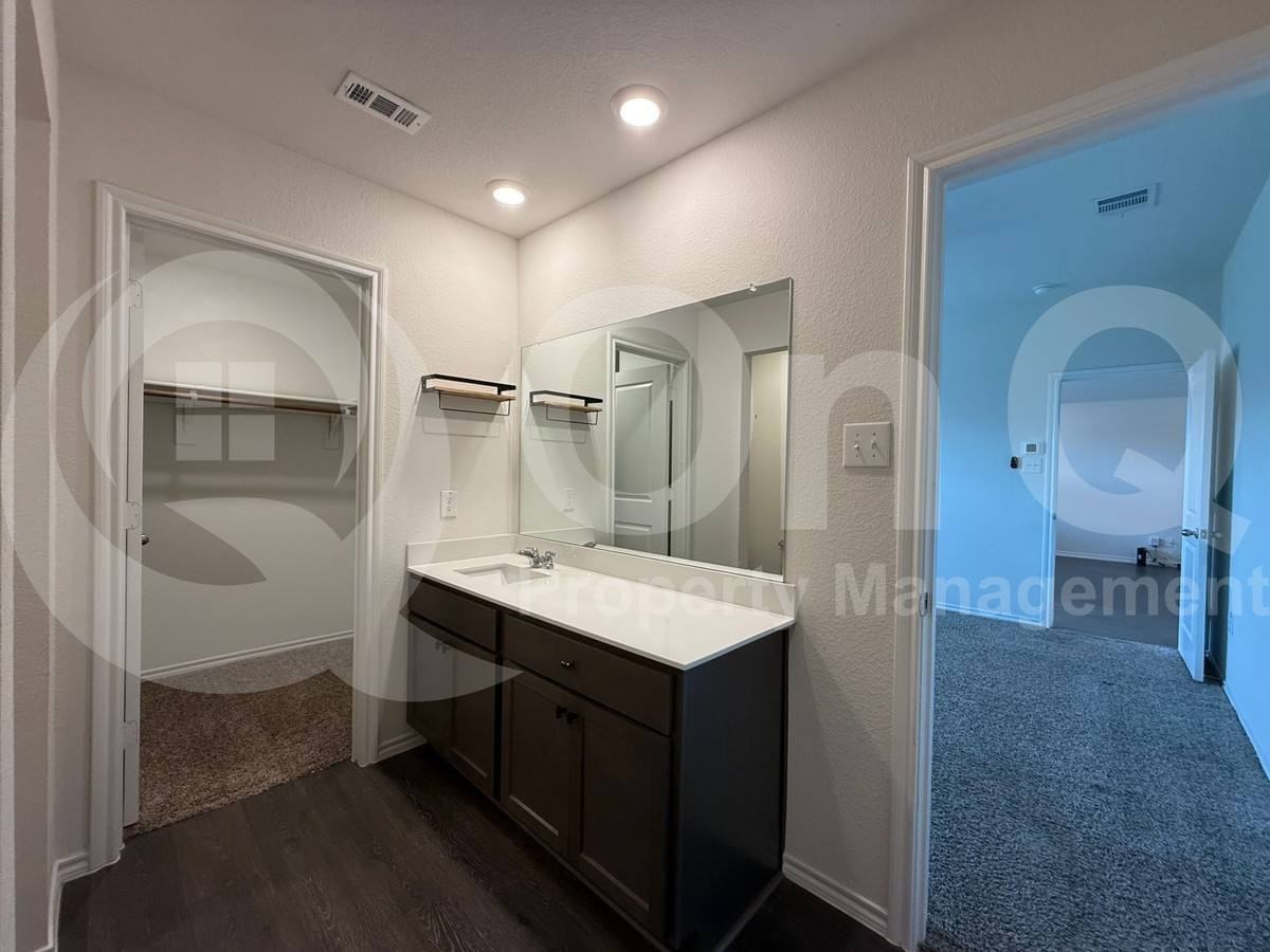 3060 Stradford Way - Photo 3 of 10