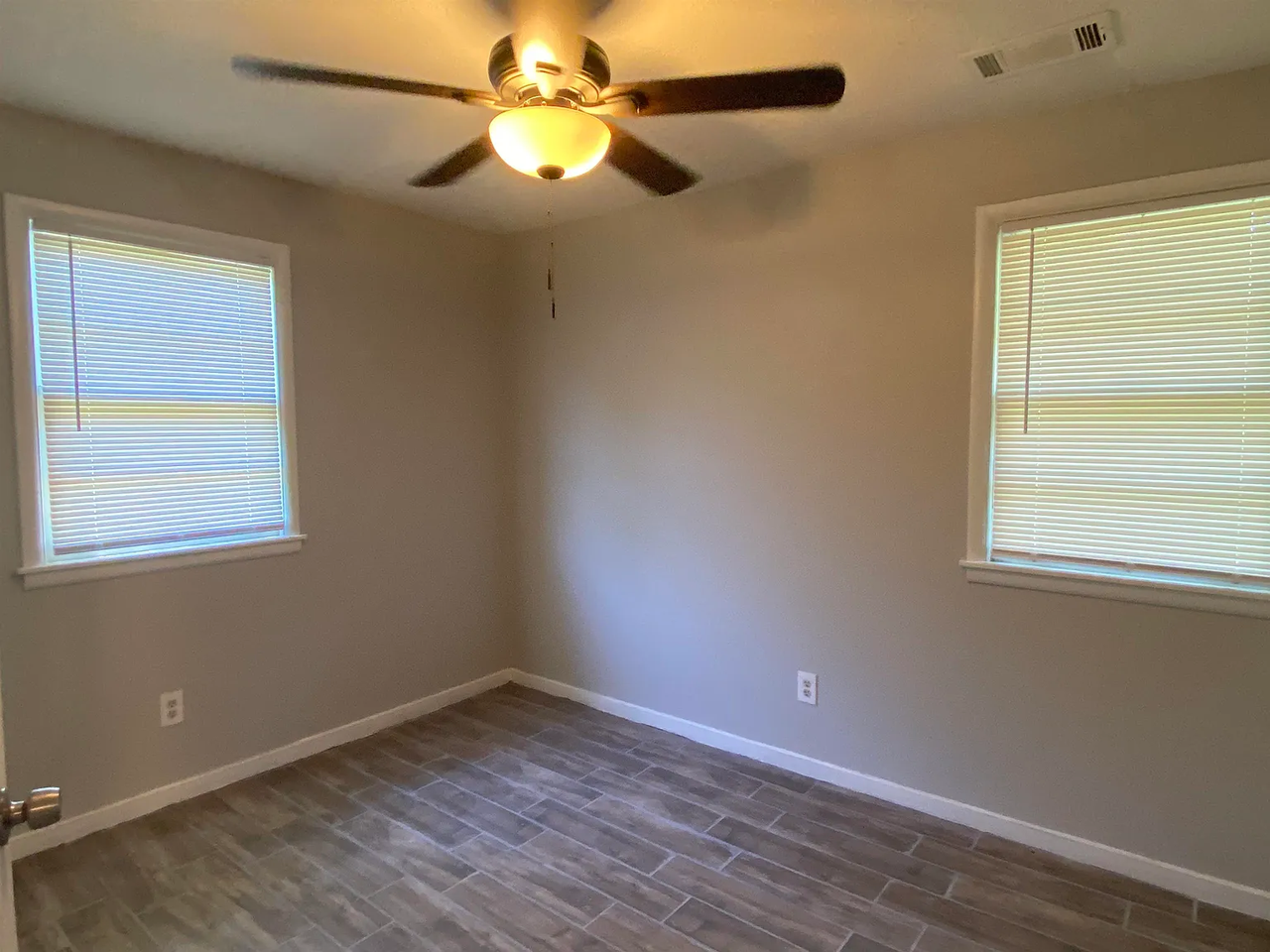 3513 Ashford Rd - Photo 2 of 9