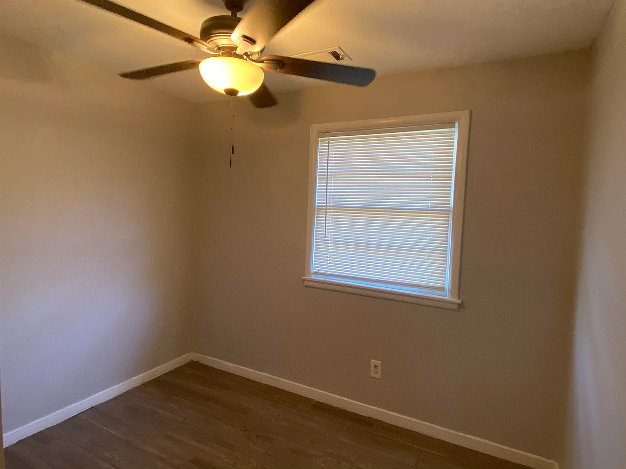 3513 Ashford Rd - Photo 4 of 9