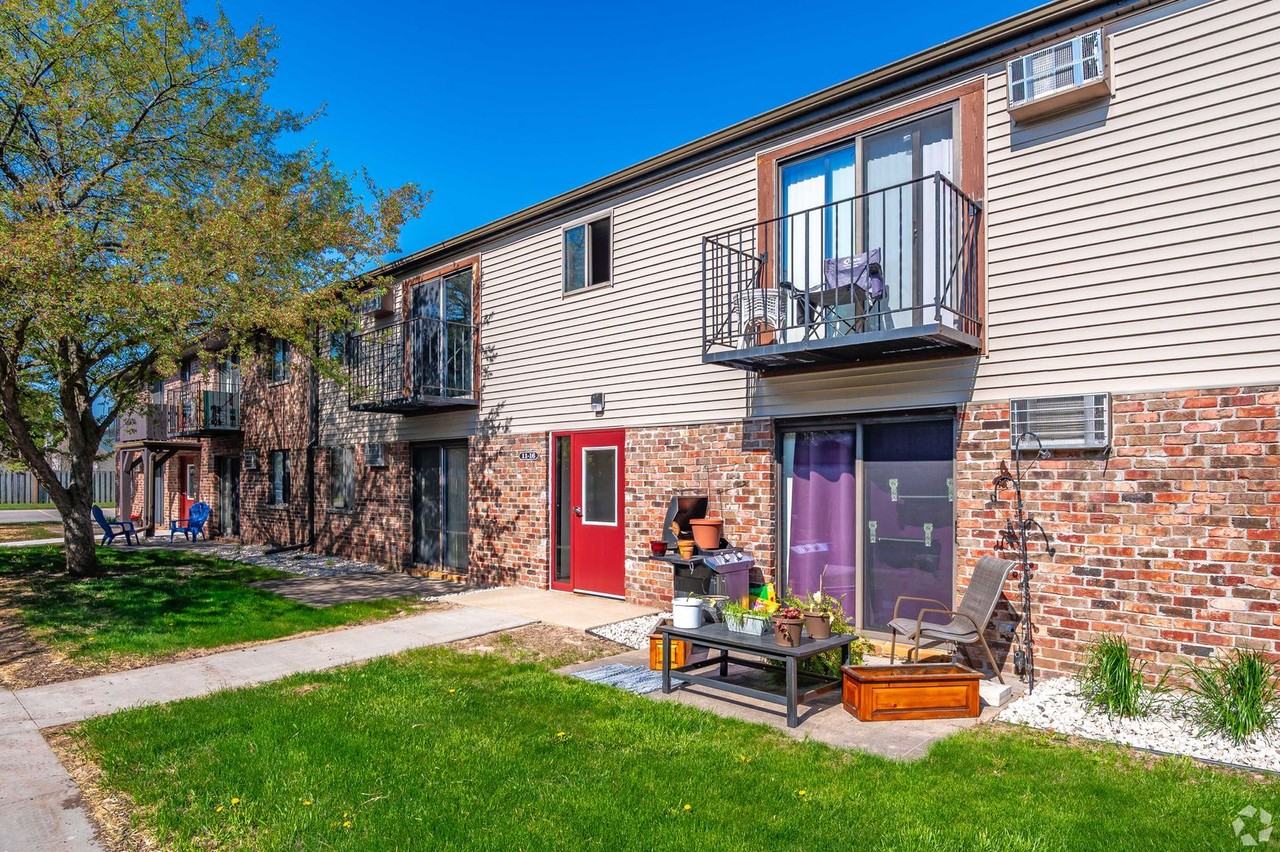 Mesa Adobe - Photo 2 of 26