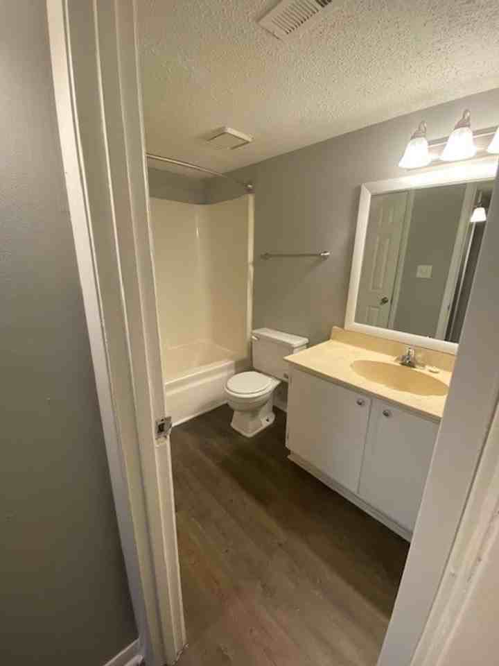 Hunters Ridge Apartments - CE - Photo 6 of 25