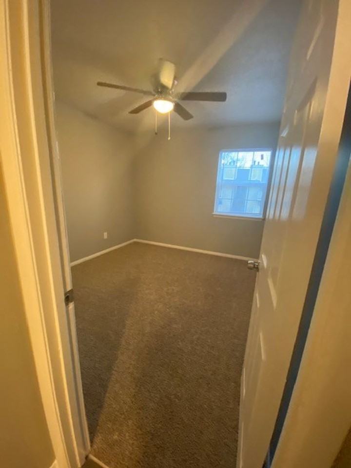 Hunters Ridge Apartments - CE - Photo 7 of 25