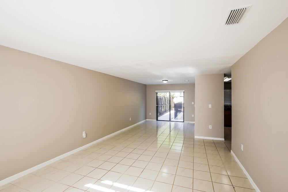 10445 Sw 158th Pl - Photo 4 of 17