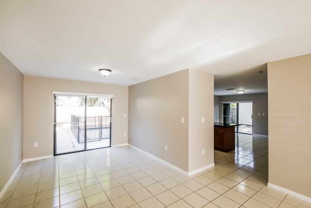 10445 Sw 158th Pl - Photo 5 of 17