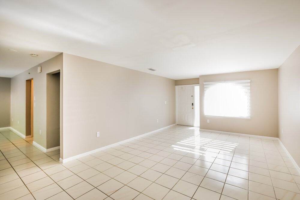 10445 Sw 158th Pl - Photo 6 of 17