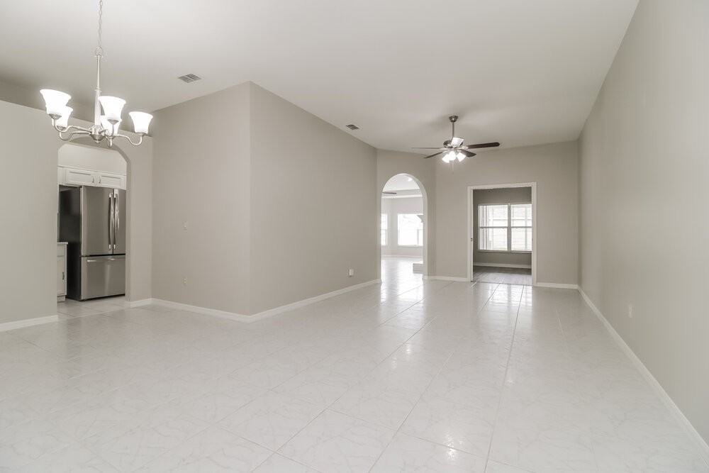 131 Harwood Cir - Photo 3 of 16