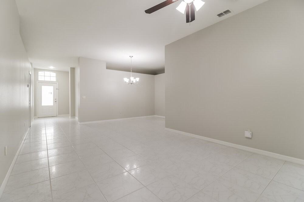 131 Harwood Cir - Photo 4 of 16