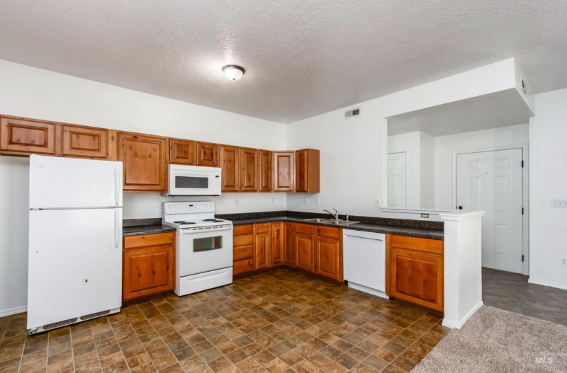 919 N 31st St #202 - Photo 3 of 12