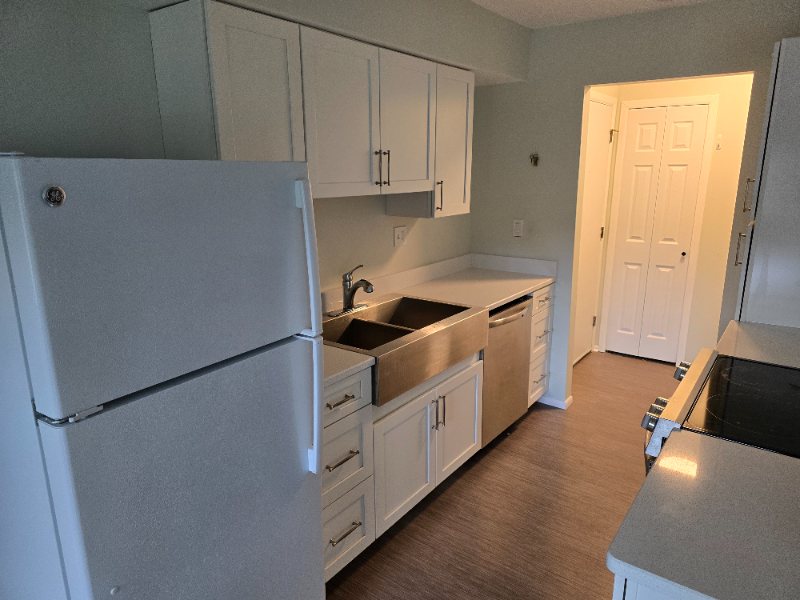 418 Riviera Dr #114 - Photo 4 of 20