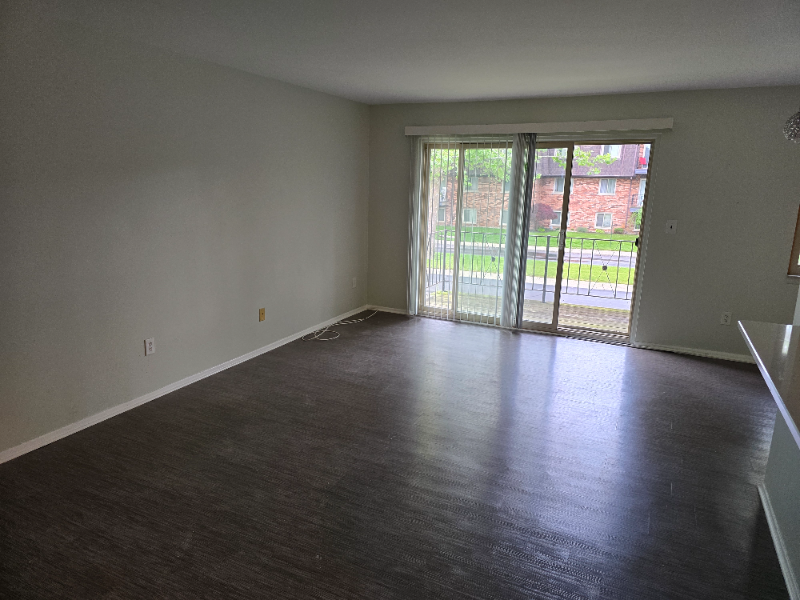 418 Riviera Dr #114 - Photo 5 of 20