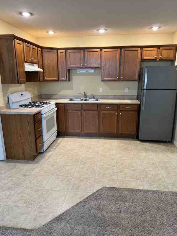 630 N Chestnut St #3 - Photo 3 of 12