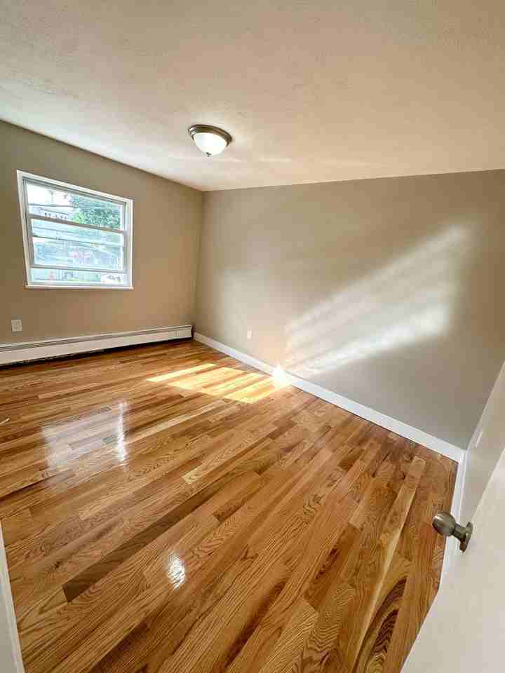 108 Franklin St #24 - Photo 5 of 9