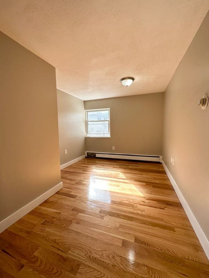 108 Franklin St #24 - Photo 6 of 9