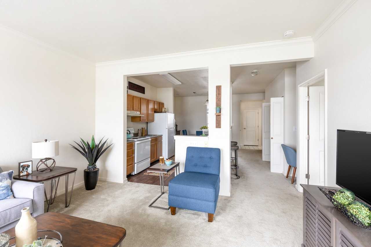 Historical - Lakeshore Apts - Photo 6 of 44