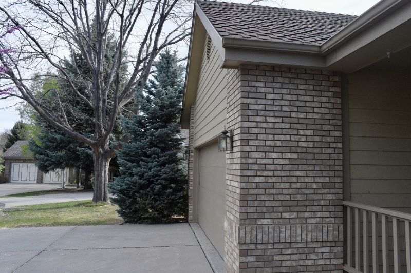 838 Ashford Ln - Photo 2 of 21