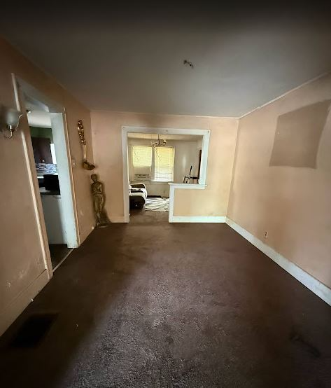 1045 E Moore St - Photo 2 of 8