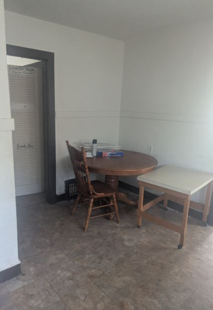 2909 W Wyoming St - Photo 2 of 8