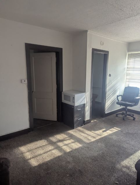 2909 W Wyoming St - Photo 3 of 8