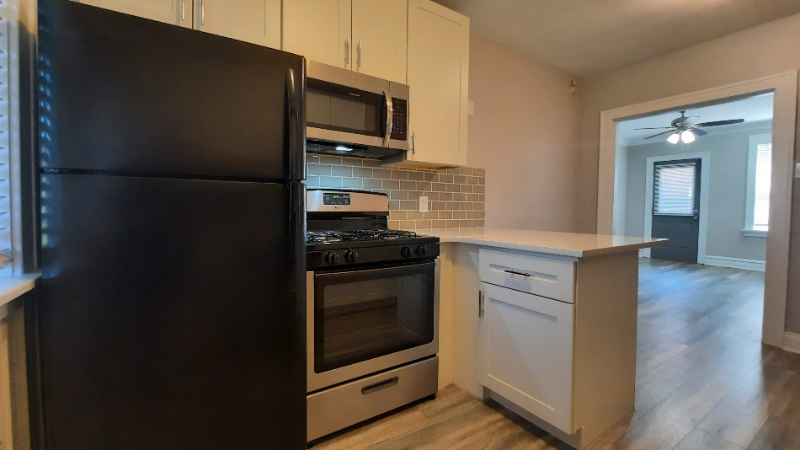 1007 Art Hill Pl #2N - Photo 2 of 10