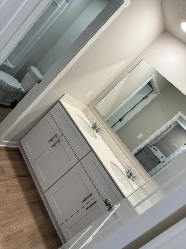 4759 172nd St - Photo 2 of 10