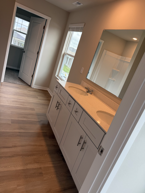 4759 172nd St - Photo 3 of 10