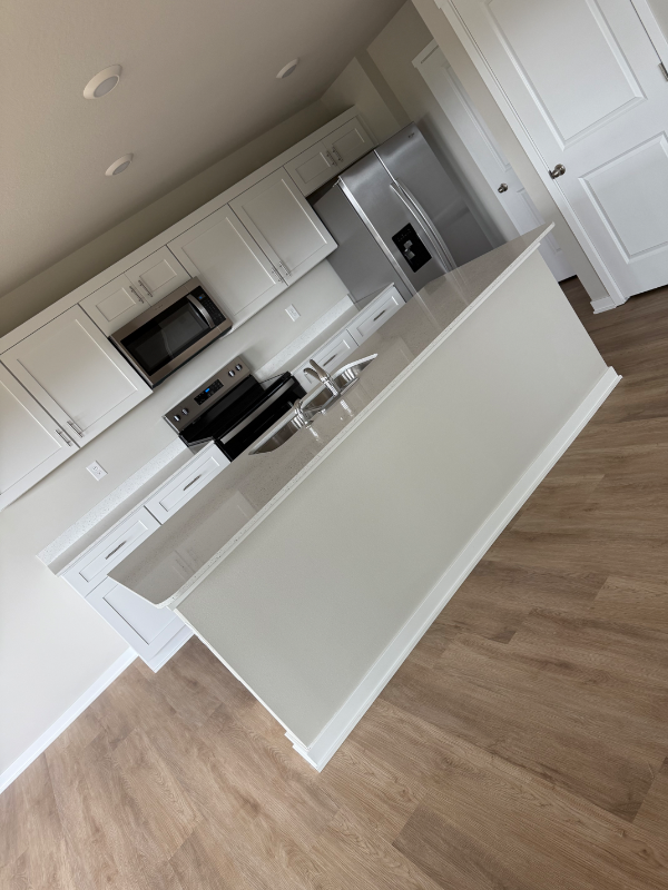 4759 172nd St - Photo 4 of 10