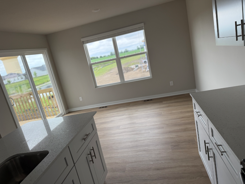 4759 172nd St - Photo 6 of 10