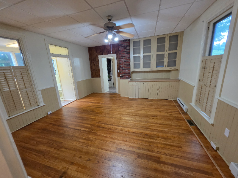 11 Penn St #A - Photo 2 of 10