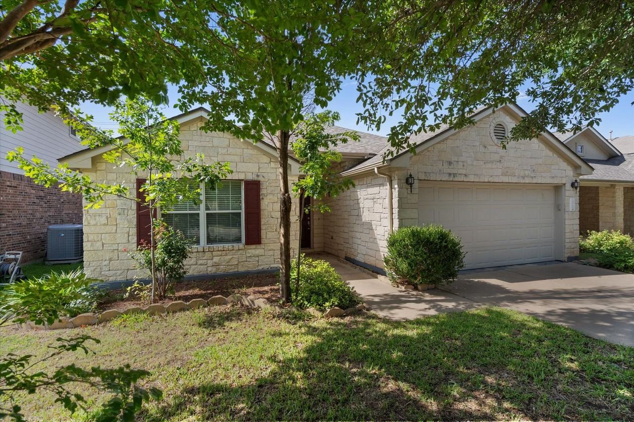 1322 Tumbling River Dr - Photo 2 of 31
