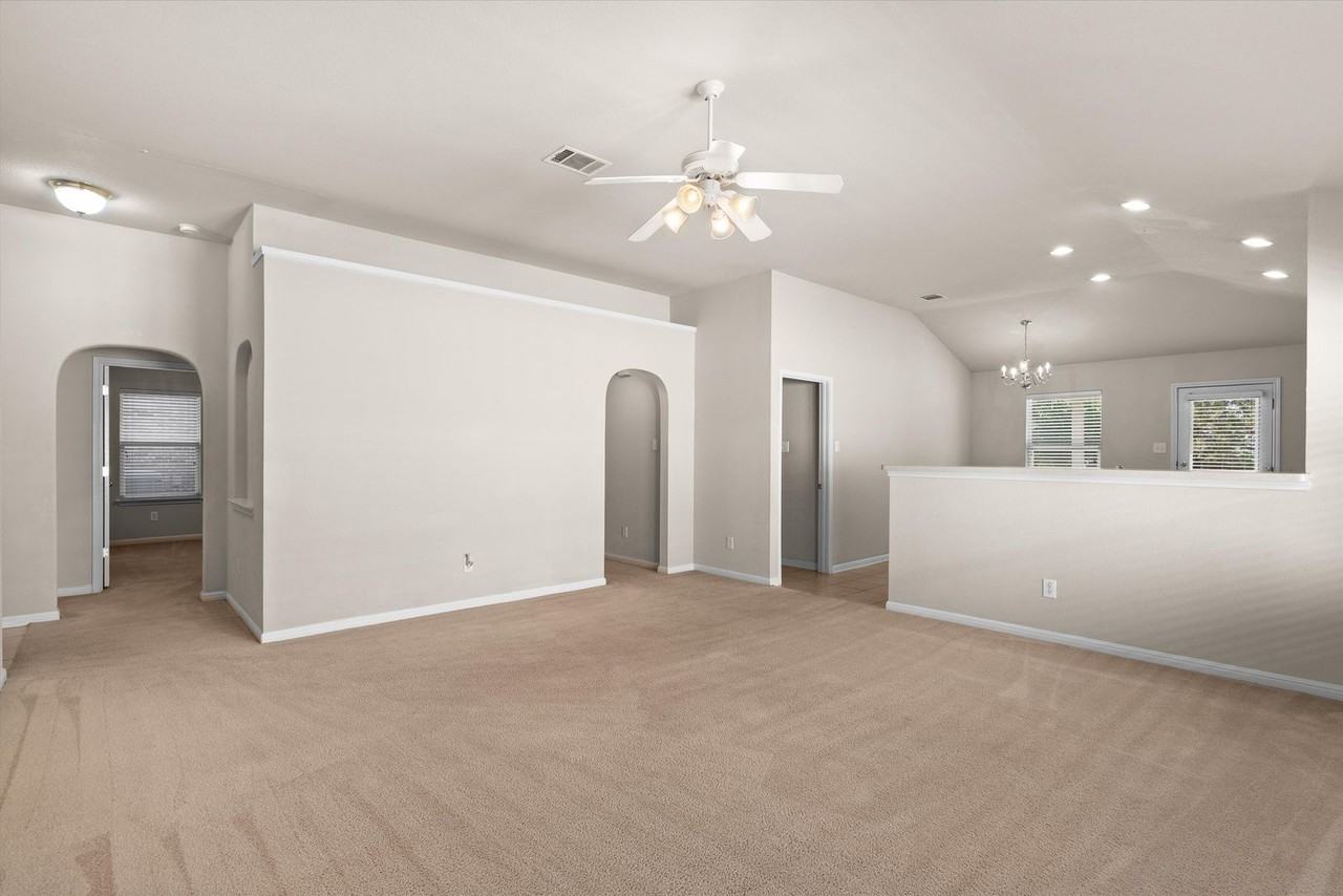 1322 Tumbling River Dr - Photo 6 of 31