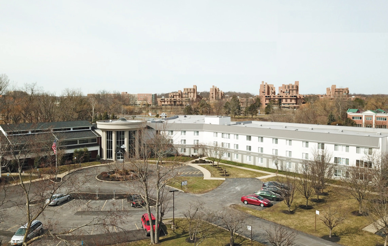 Creekview Court - Photo 4 of 10