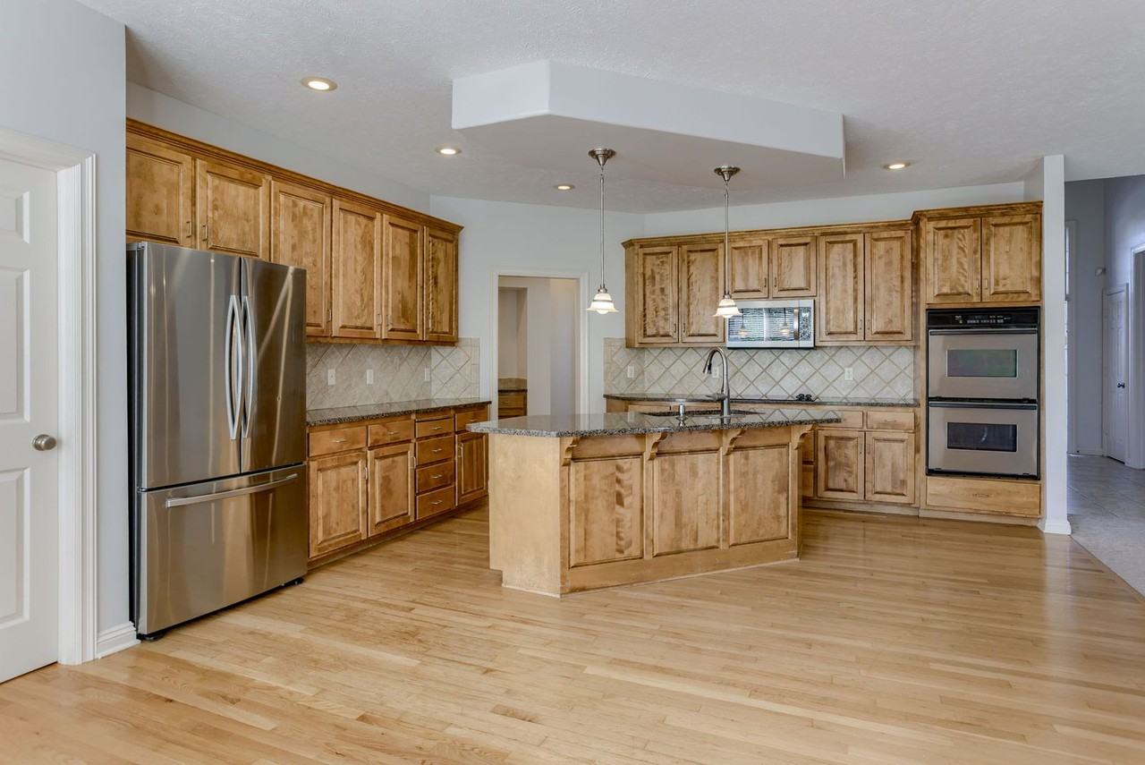 18074 Mayberry St - Photo 7 of 50