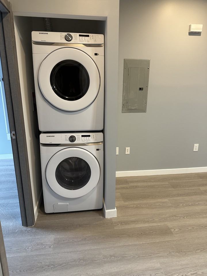 552 Congress St #2F - Photo 5 of 5