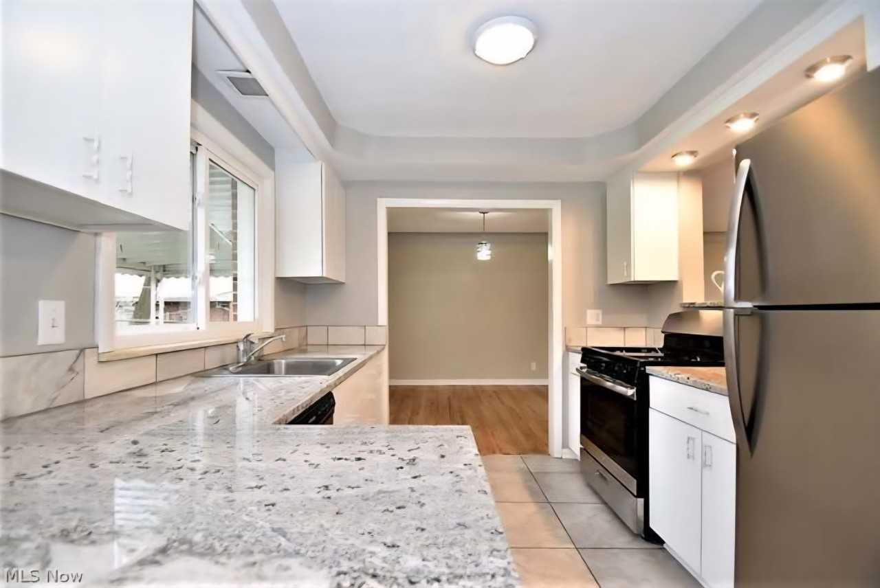 23728 Glenhill Dr #NA - Photo 3 of 10