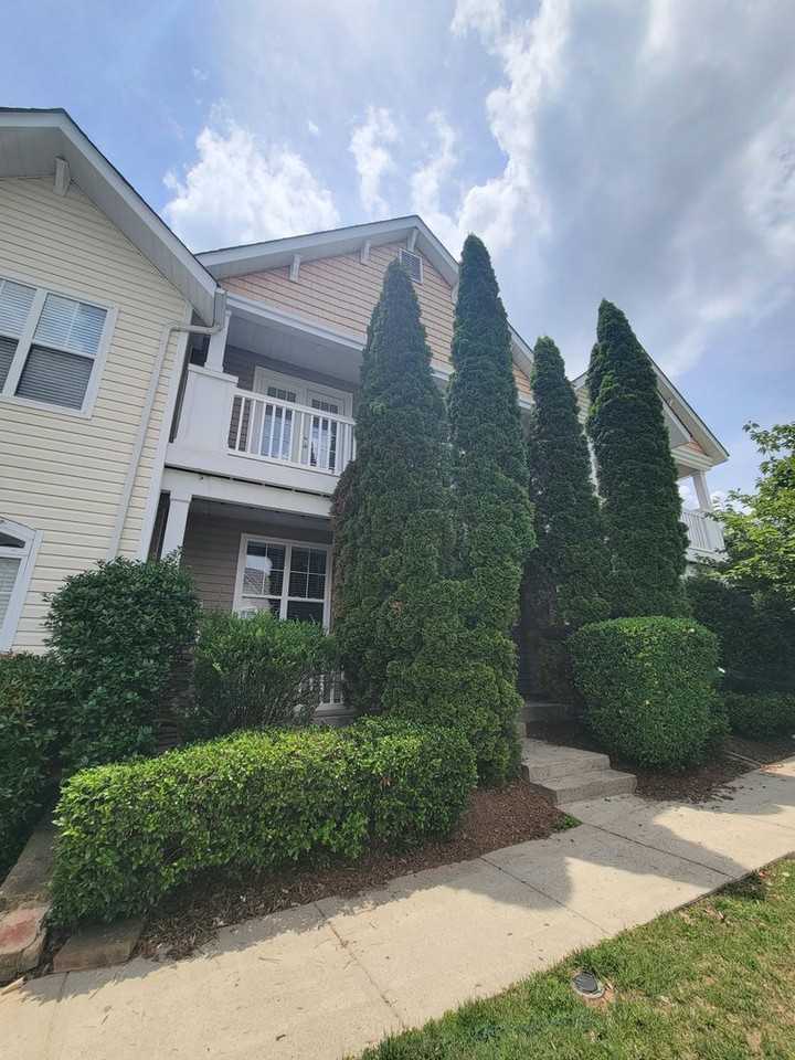 14910 Scothurst Ln - Photo 2 of 19