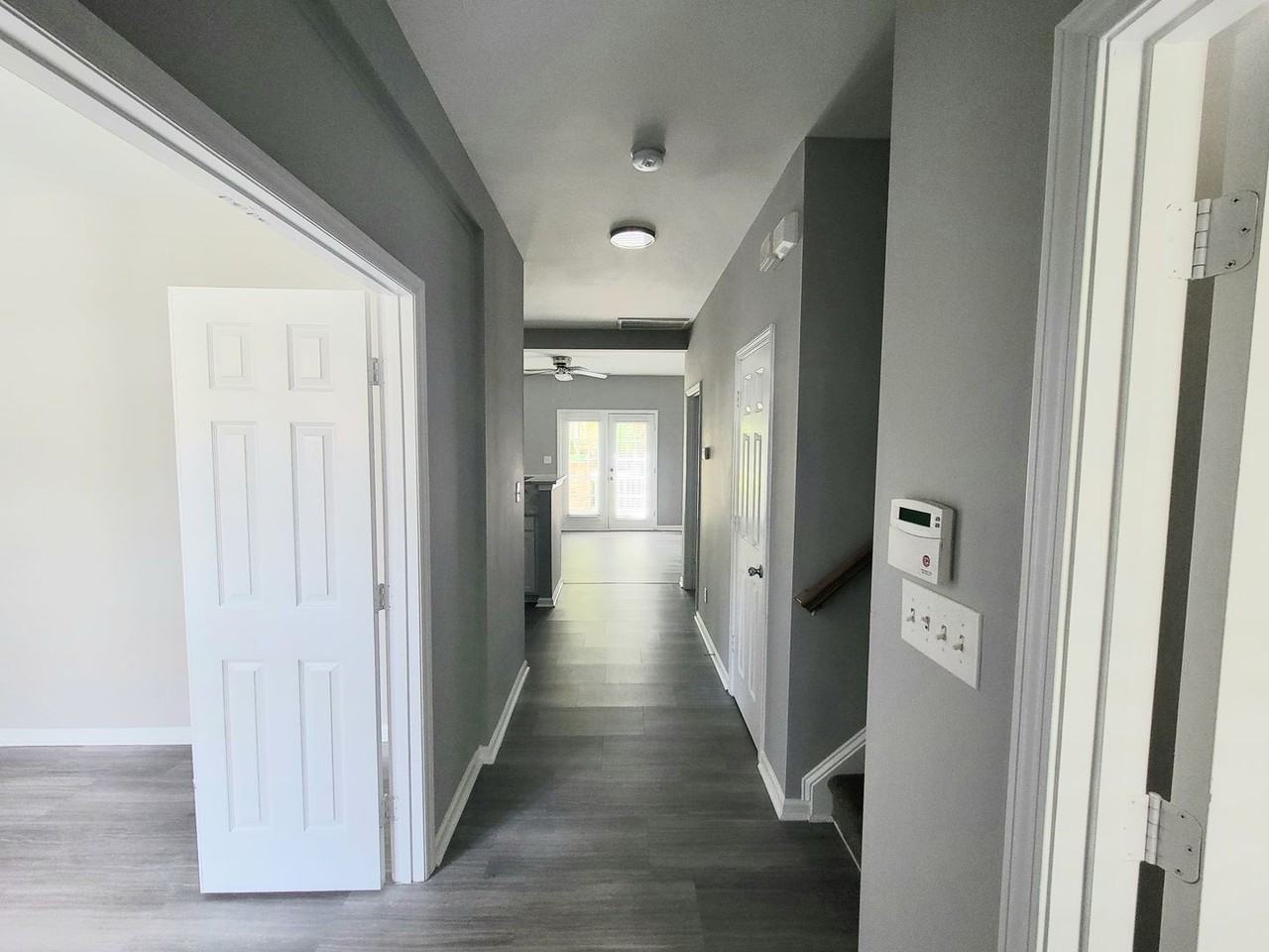 14910 Scothurst Ln - Photo 3 of 19