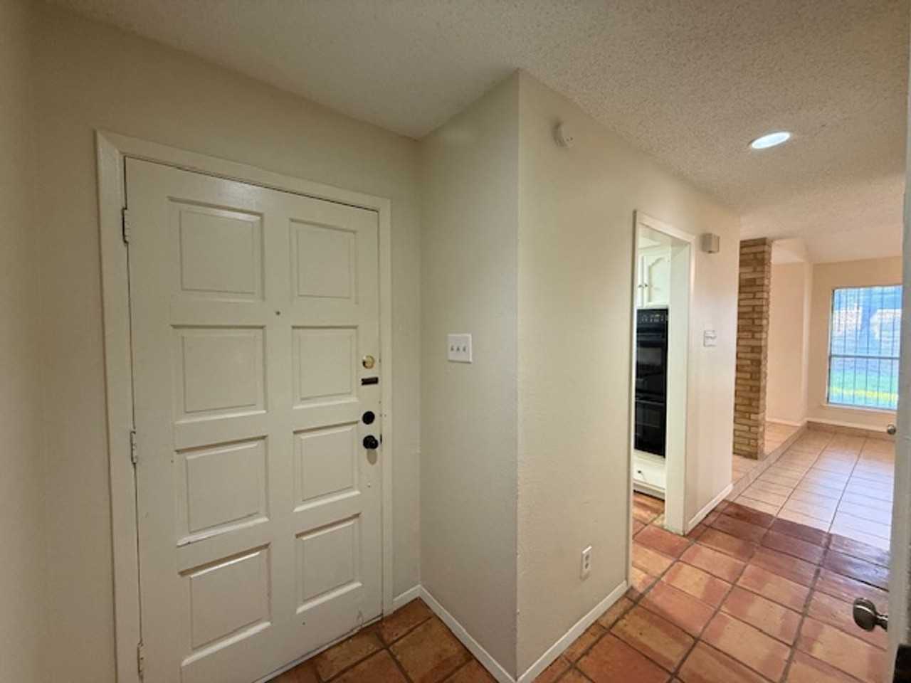 10 Quadrangle Cir - Photo 3 of 30