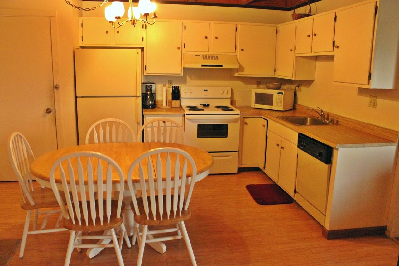 4400 Lodge Pole Cir - Photo 4 of 12