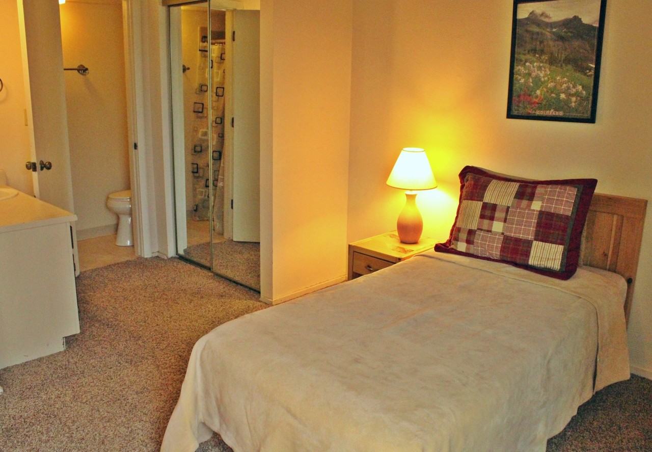 4400 Lodge Pole Cir - Photo 5 of 12