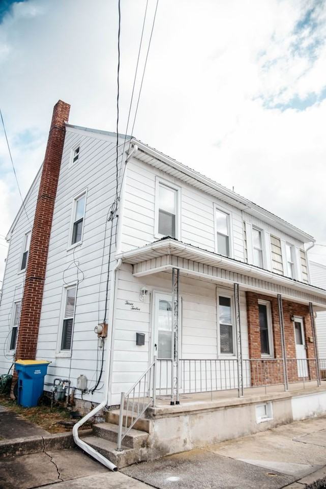 312 Vine St - Photo 2 of 19