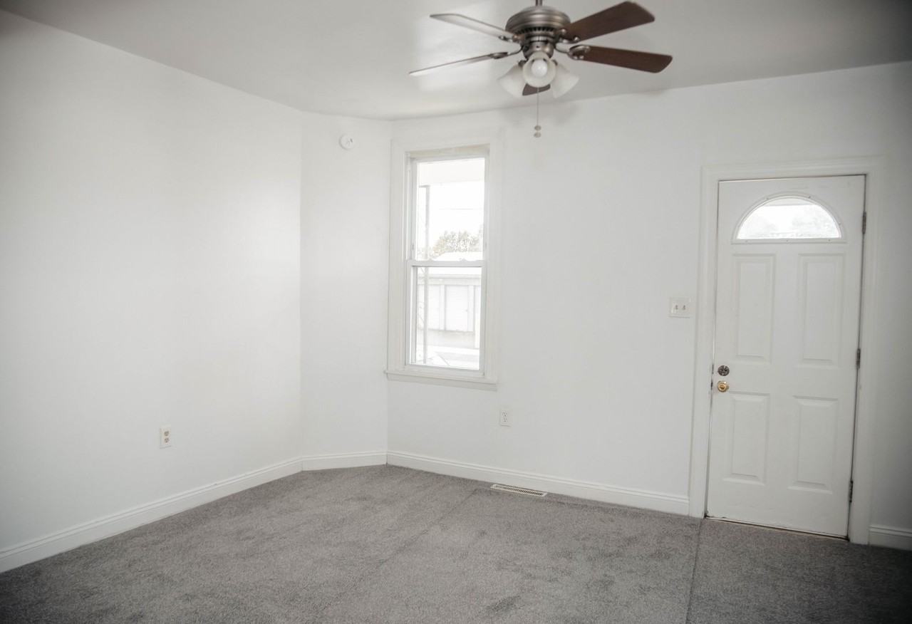 312 Vine St - Photo 3 of 19